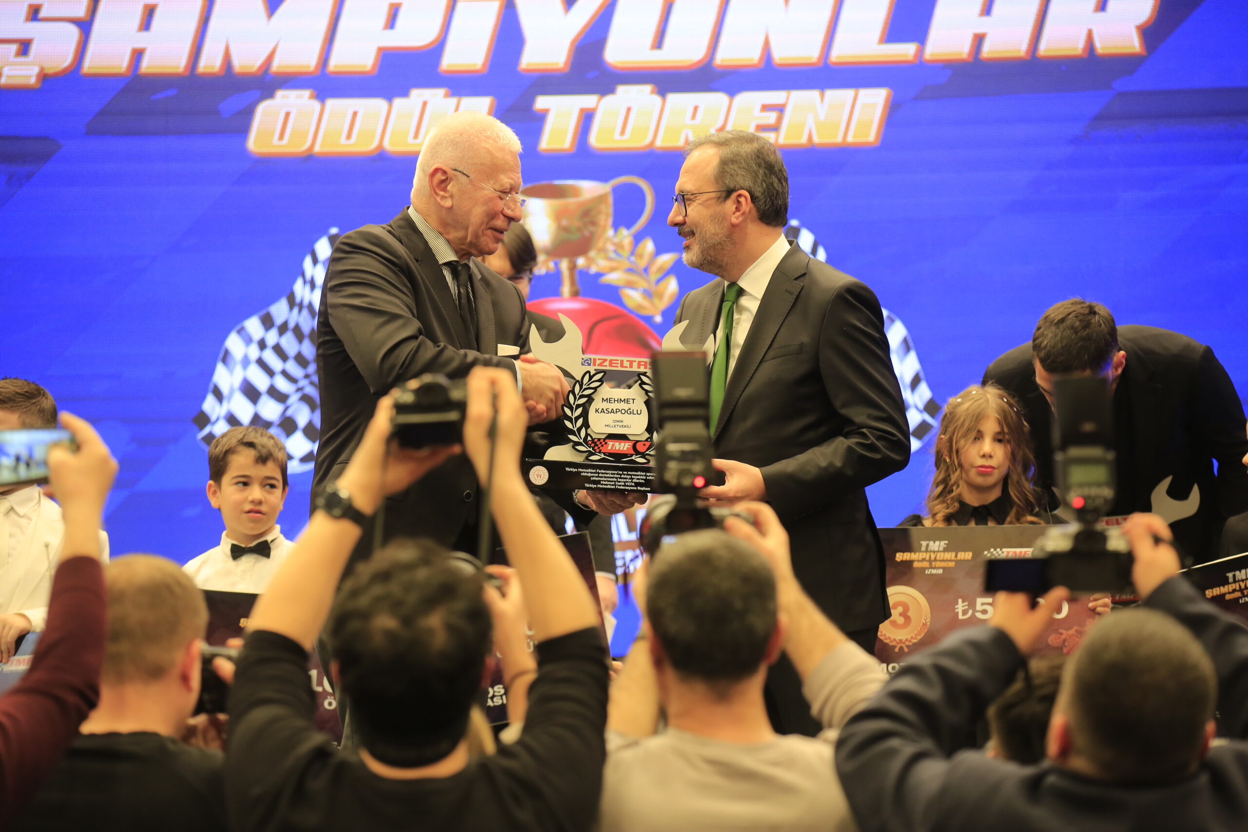 Dünya Şampiyonları İzmir’de Biraraya Geldi  Başarılı Sporcular TMF 2025 Ödül Töreninde Buluştu