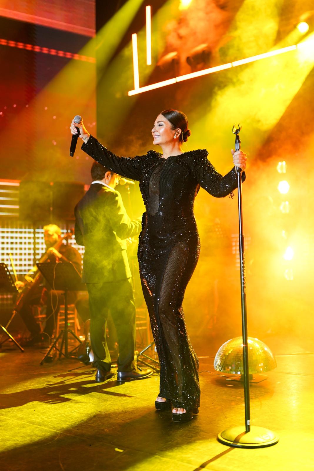 “SİBEL CAN” YİNE ZİRVEDE!