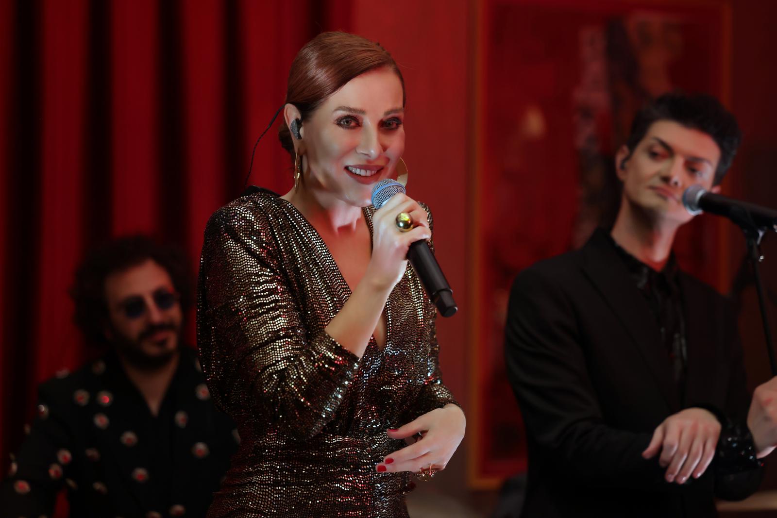 SADRİ ALIŞIK ÖDÜLLERİ’NİN 27. YILINDA SÜRPRİZ İSİM ZUHAL OLCAY…